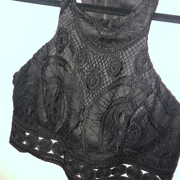 Black lace crop top - Picture 2 of 2